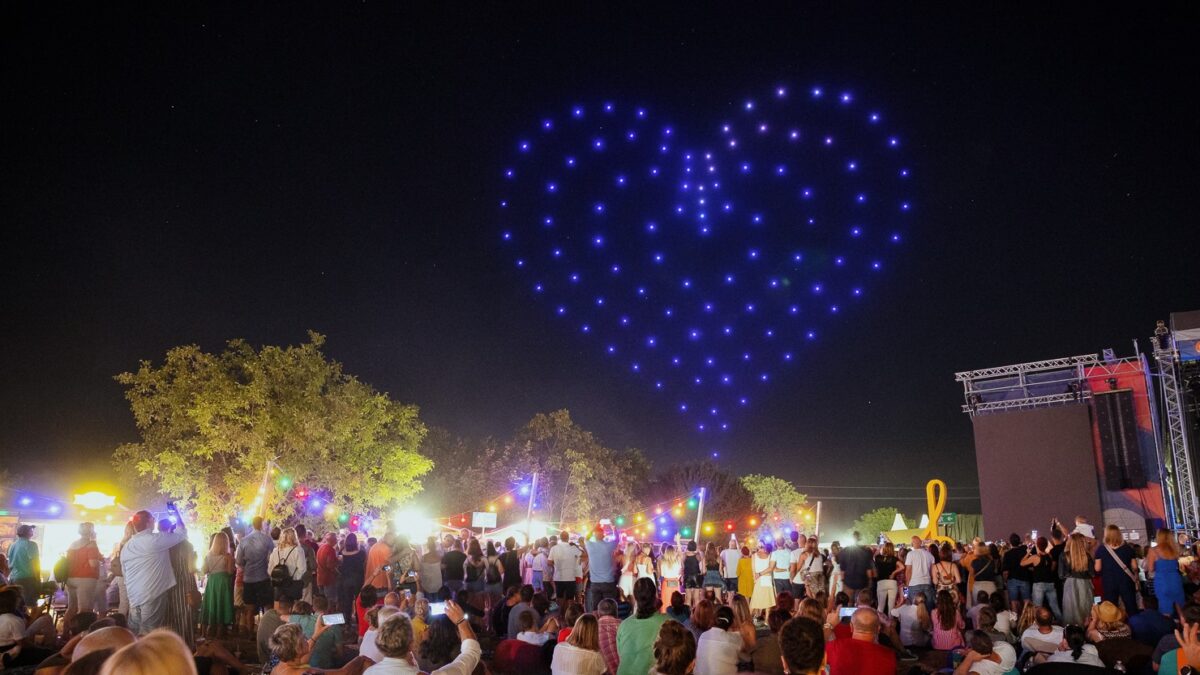 Lenyűgöző drónshow-val lepte meg közönségét a 10. Paloznaki JazzPiknik