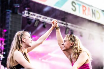 Íme az első 30 fellépő, akinek a koncertjén bulizhatunk a STRAND Fesztiválon